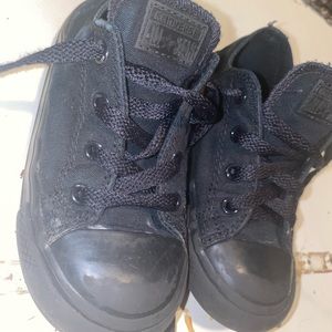 Black Converse 9C